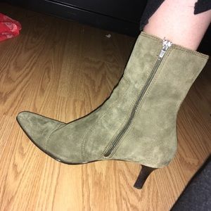 Vintage Green Suede Heels